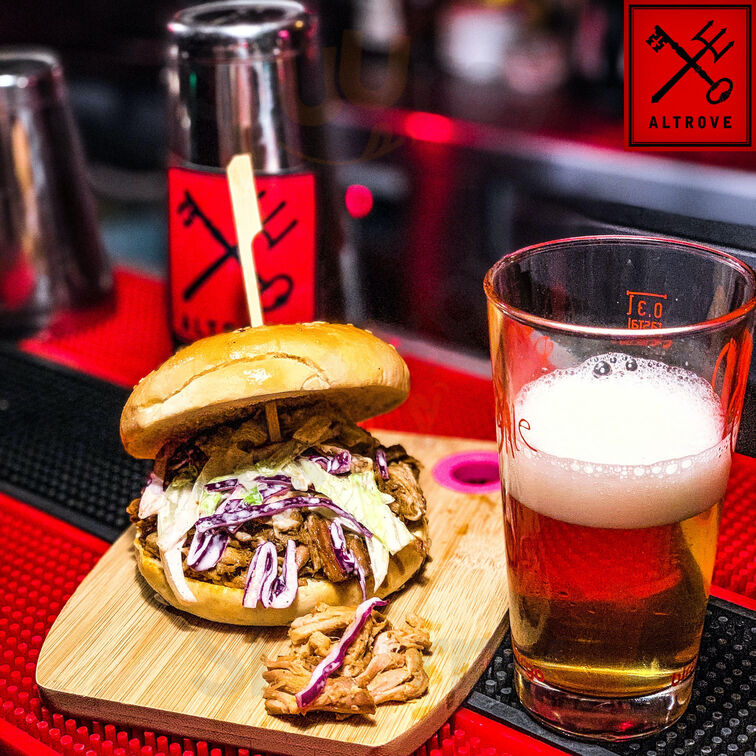 Foto 8 di Altrove Pub - Pomezia