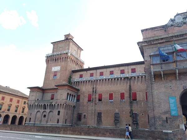 Cafe Noir, Ferrara