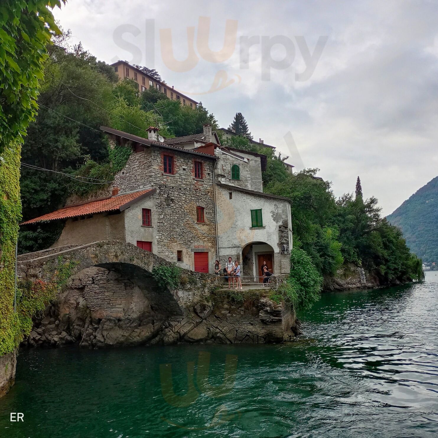 Bar La Cascata, Nesso