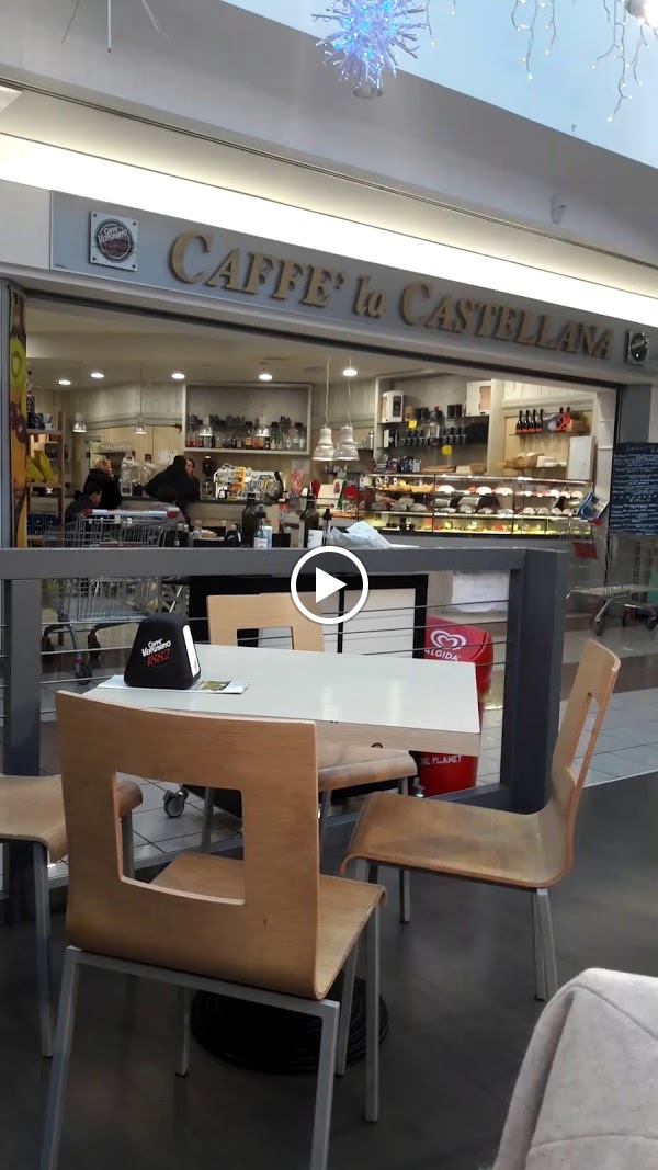 Caffe La Castellana Snc, Paese