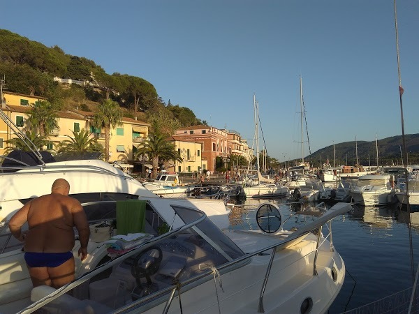 Acqua Azzurra, Porto Azzurro