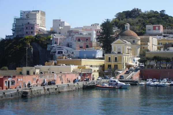 Au Bord De L'eau, Ponza