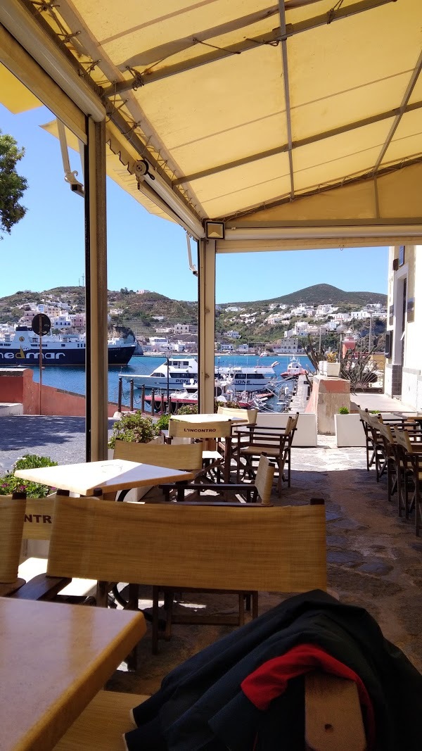 Aperitivi L' Incontro Cafè, Ponza