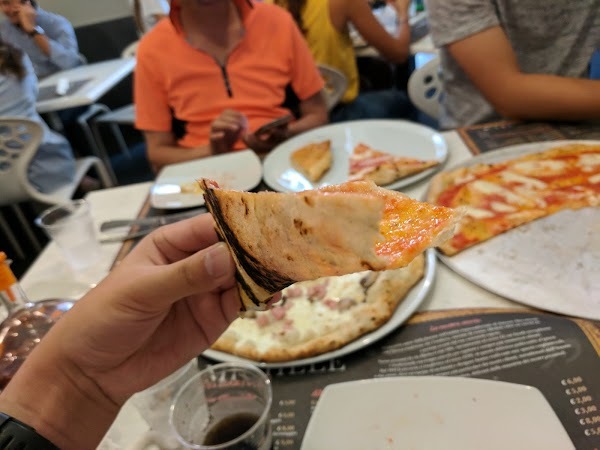 Foto di Pizzeria Michele Via Martucci - 10/10