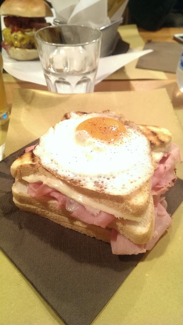 Panino Jumbo, Pavia