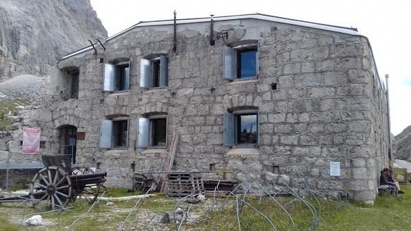 Rifugio Passo Valparola, Livinallongo del Col di Lana