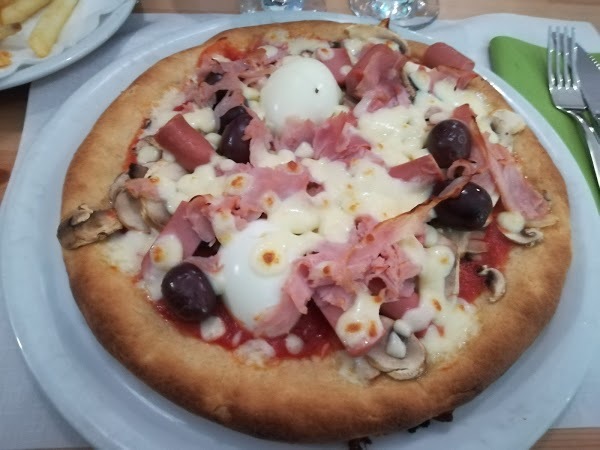 Pizzoleria Tica