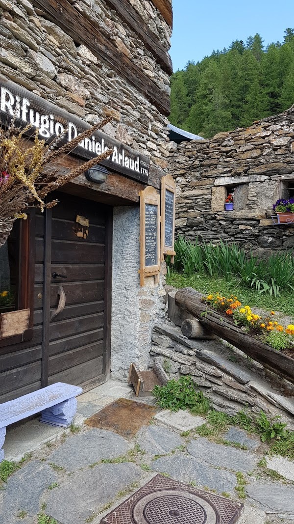 Foto di Rifugio Alpino Daniele Arlaud - 10/10