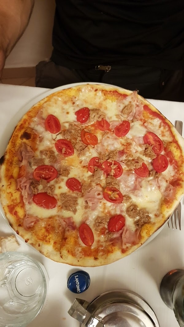 Foto di Pizzeria Ristorante Al Grillo - 10/10