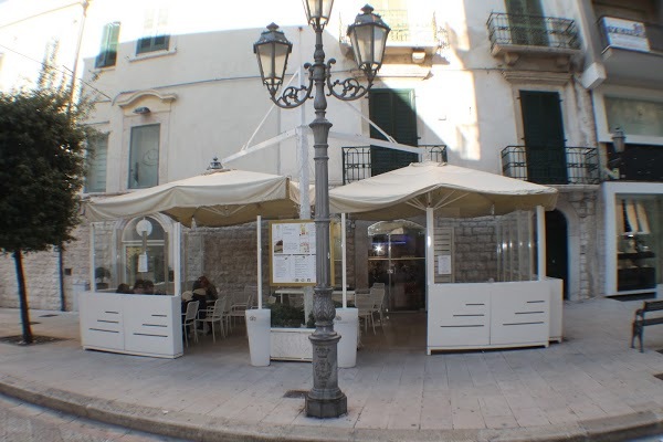 Goldcafè, Trani