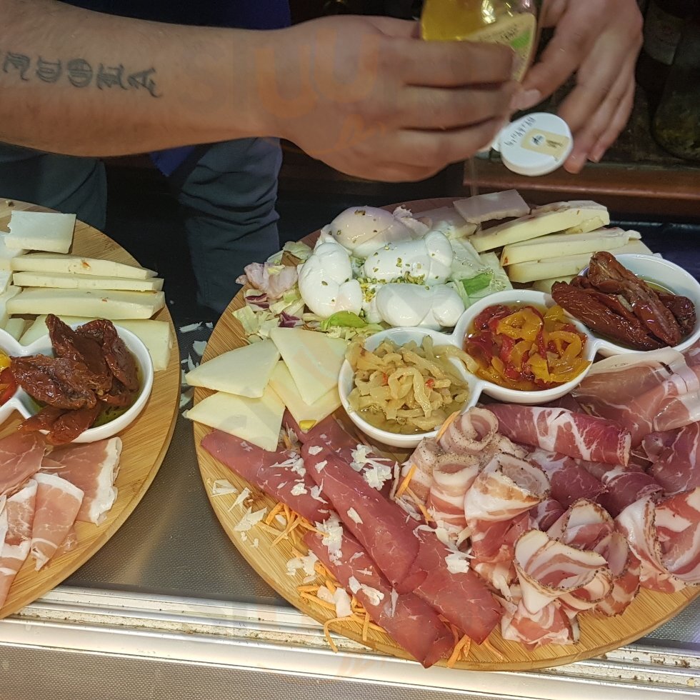 Foto di La Tana Del Salumiere - 8/10