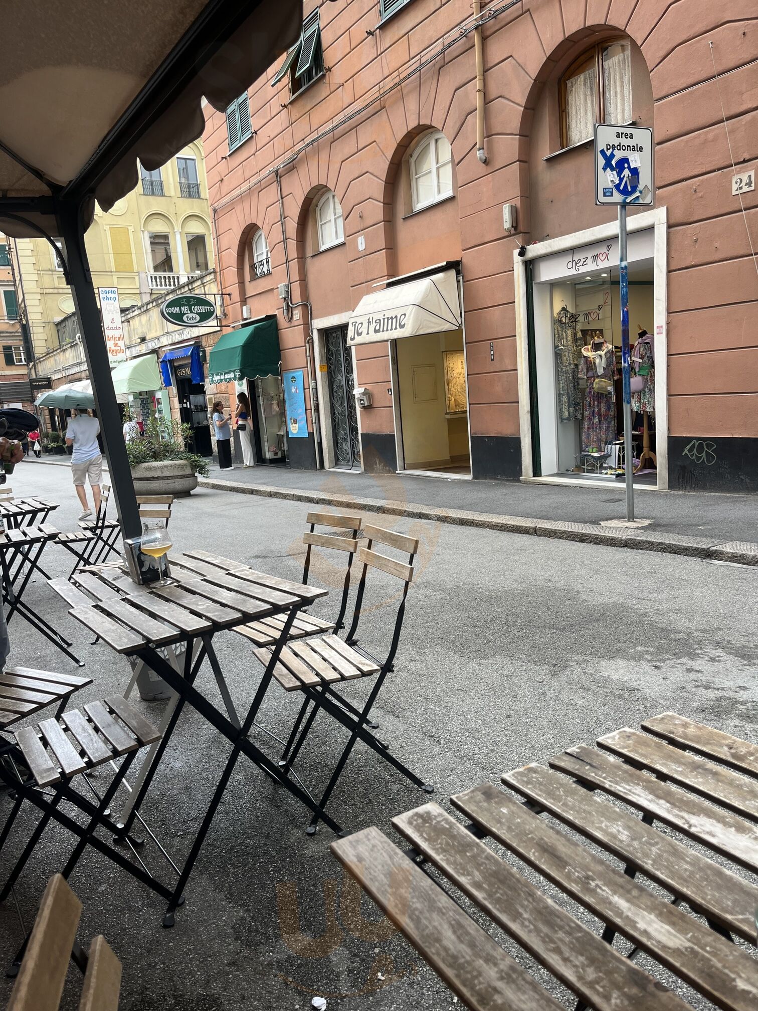 Oia Bar, Genova