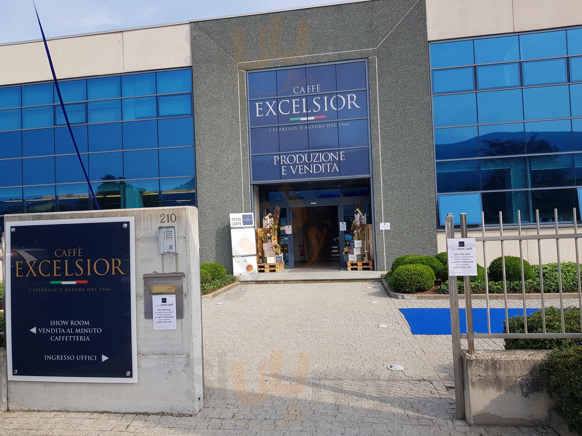 Foto 8 di Torrefazione Caffè Excelsior - Busca