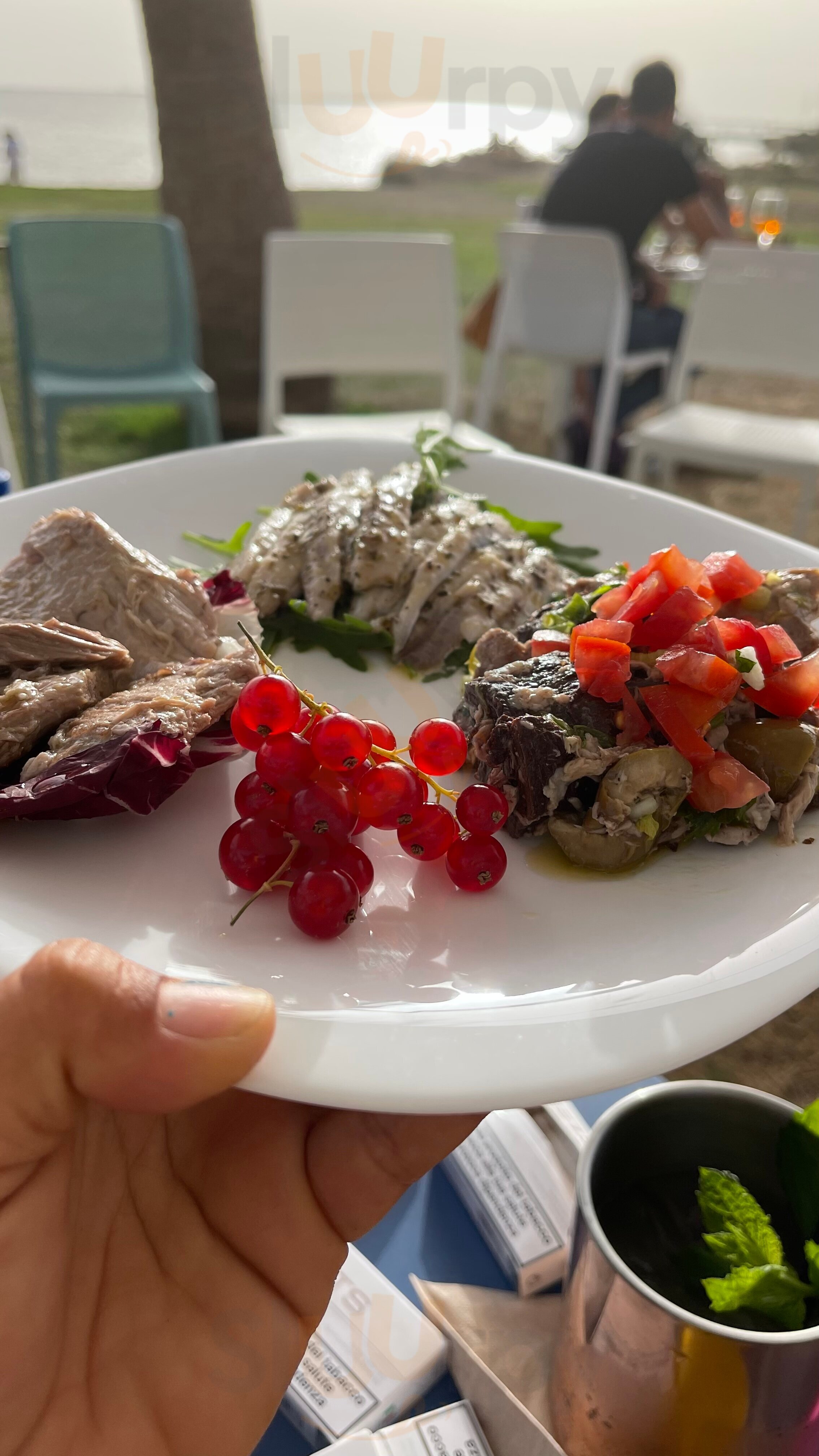 Seven Lounge Bar & Restaurant