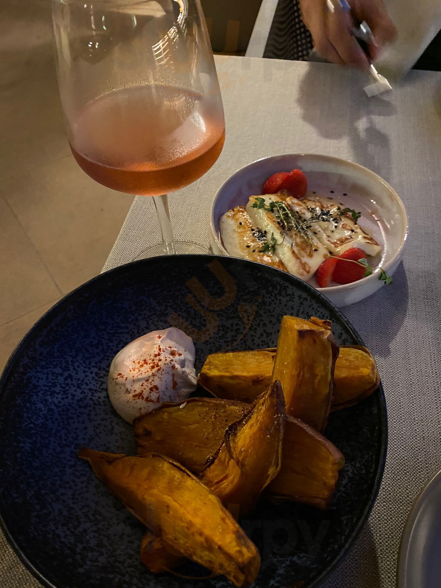 Floret - Artisan Kitchen & Bar
