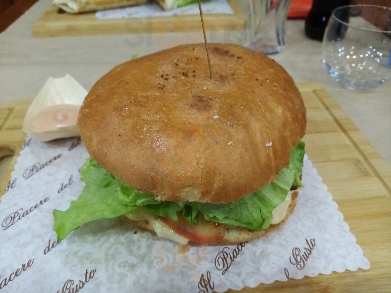 Big Burger Club, Trieste