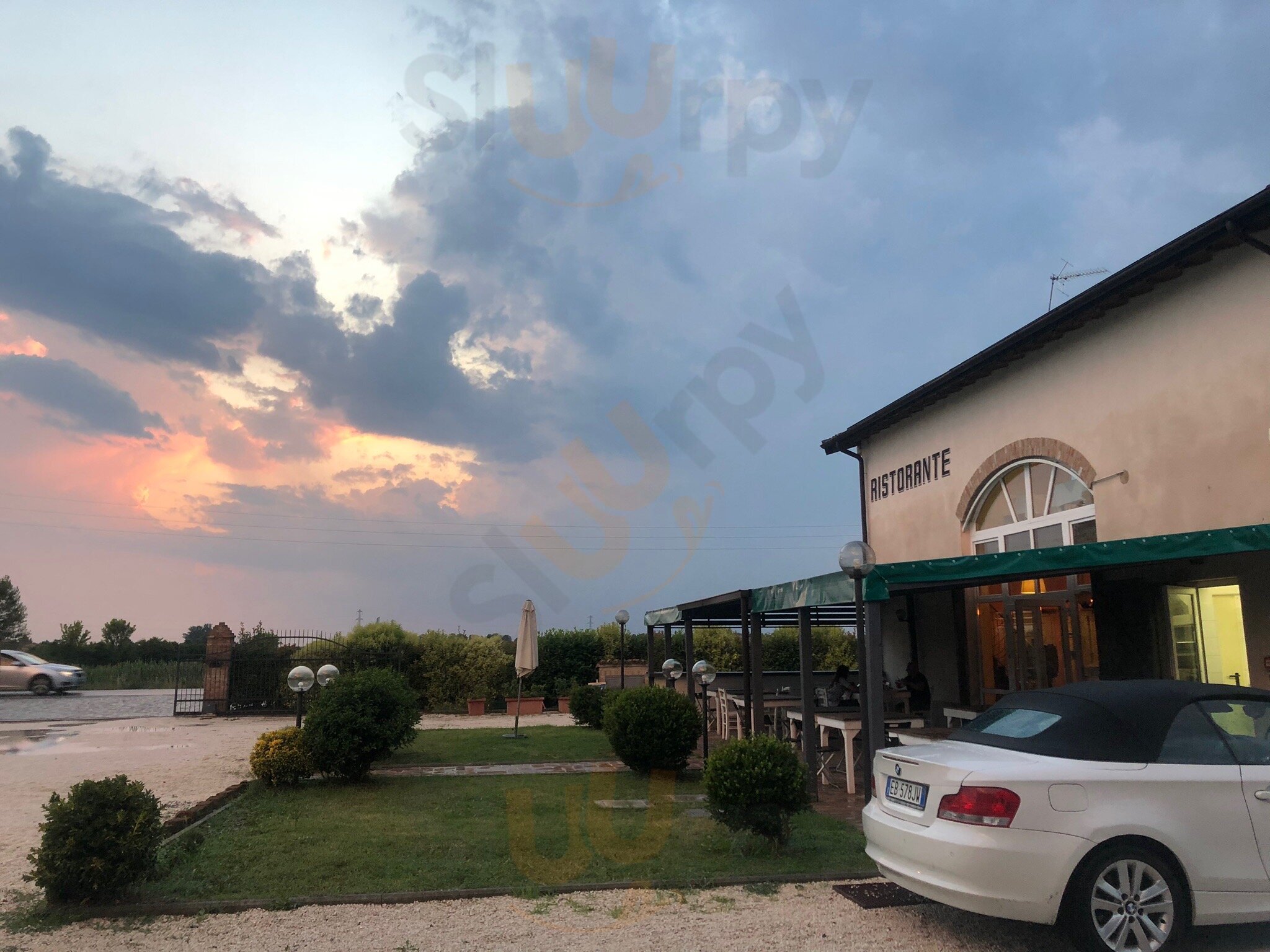 Foto di Sunset Drink & Restaurant - 10/10