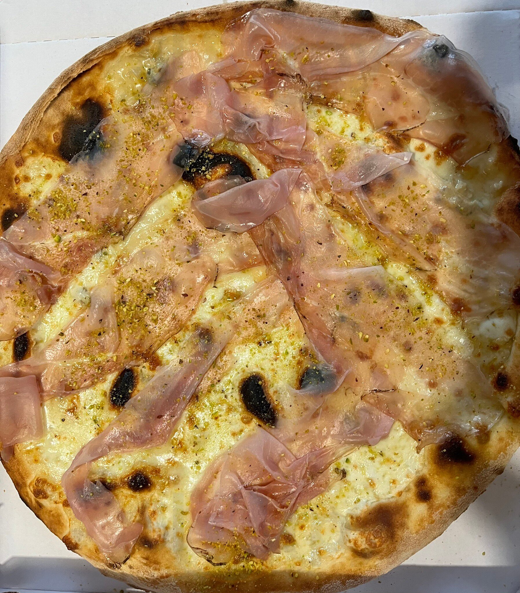 Foto di Bella E Buona Pizzeria - 6/7