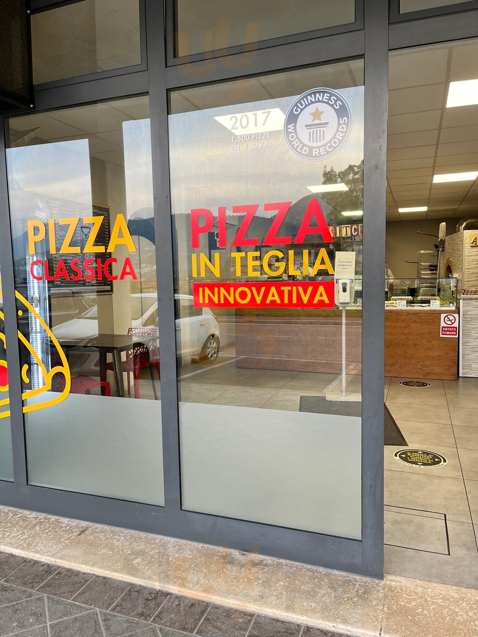 Foto di Bella E Buona Pizzeria - 7/7