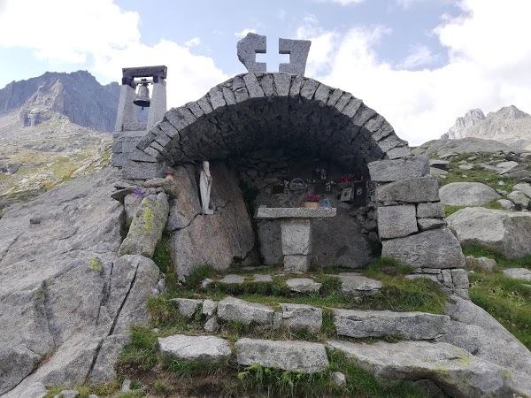 Rifugio Segantini Val D'amola, Trento