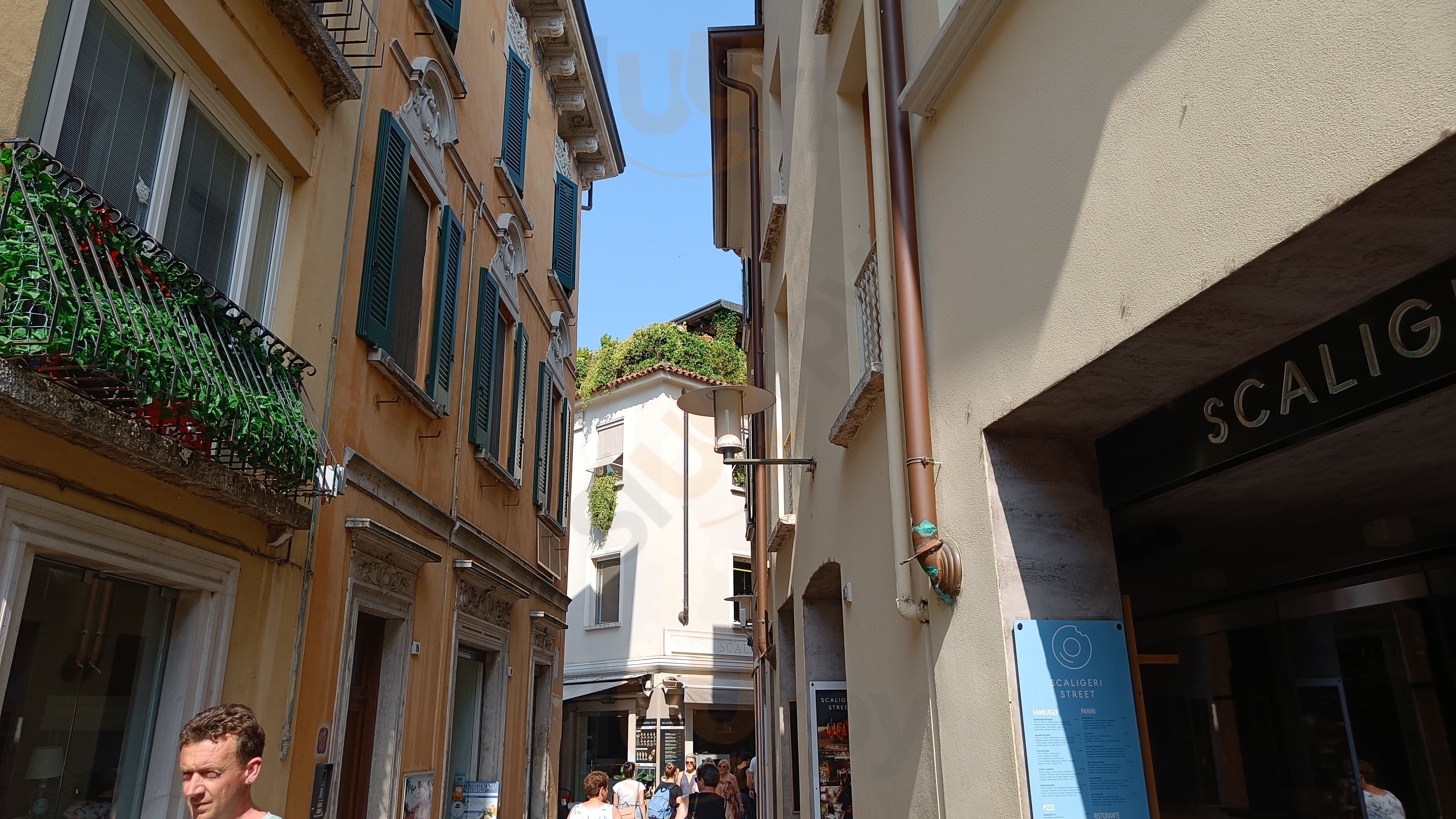 Scaligeri Street, Sirmione