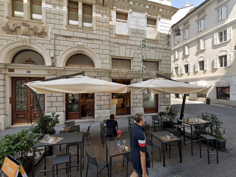 La Bottiglia Volante, Trieste