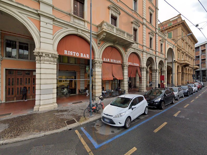 Bar Piazza Dei Martiri Di Hong Jianmei, Bologna