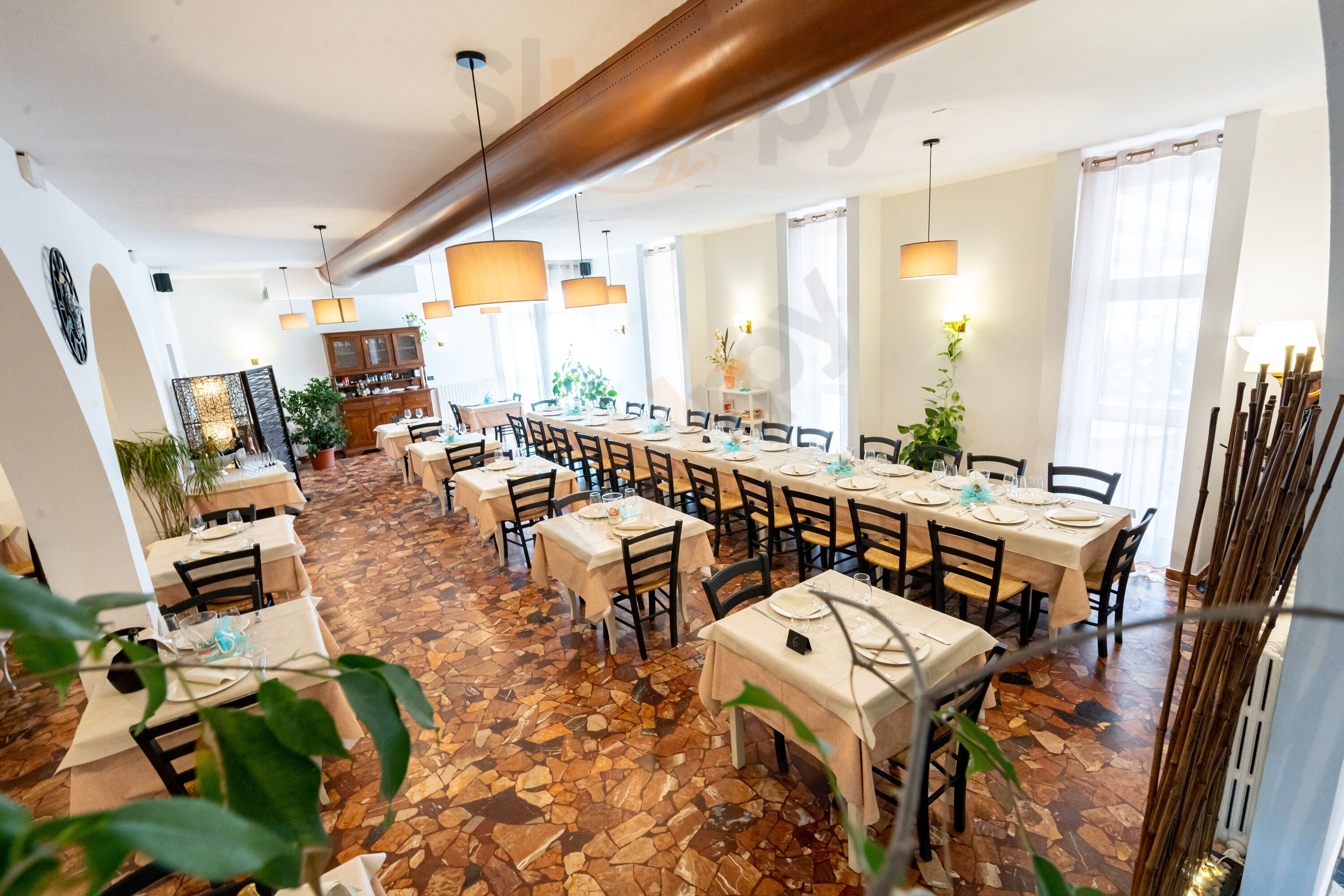 Foto di Ossi Di Seppia Ristorante-pizzeria - 7/8