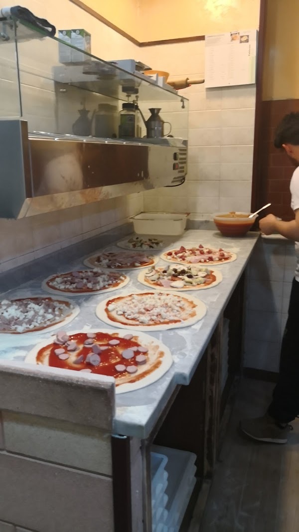 Foto di Pizzeria Bella Napoli - 9/9