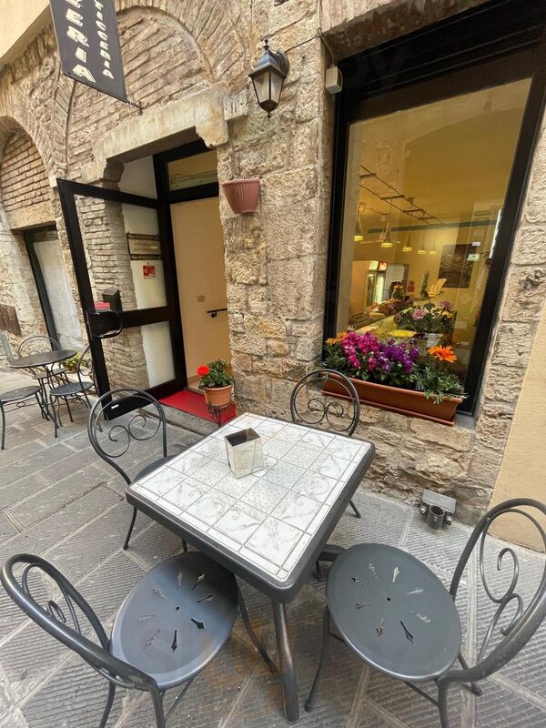 Pizzeria Al Vicoletto Di Cavalus Maria 