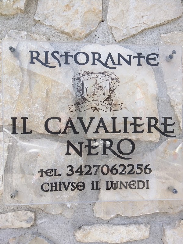 Il Cavaliere Nero, Fumone