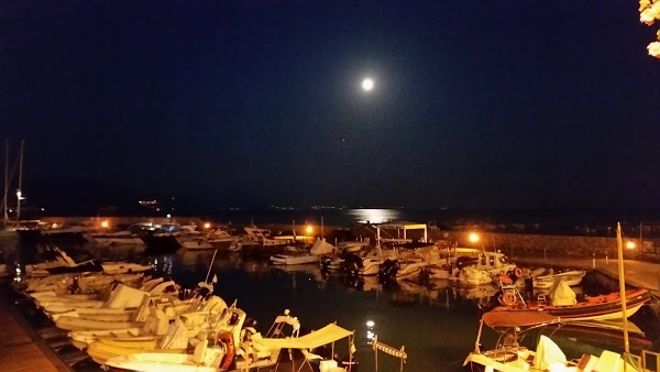 Incontro Ristorante, Scario