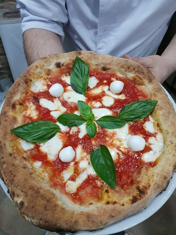 Pizzeria Reginella Di Linguiti Maurizio, Montecorvino Rovella