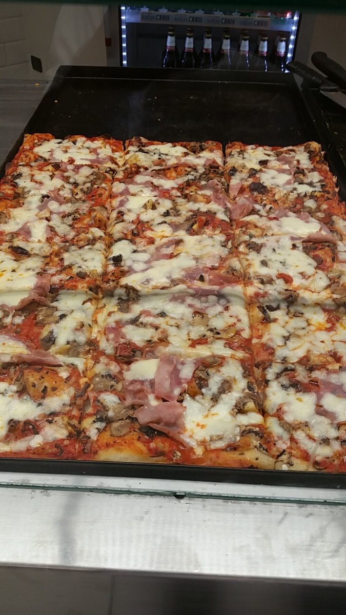 Foto 2 di Pizzeria Rustica Mondragone - Mondragone