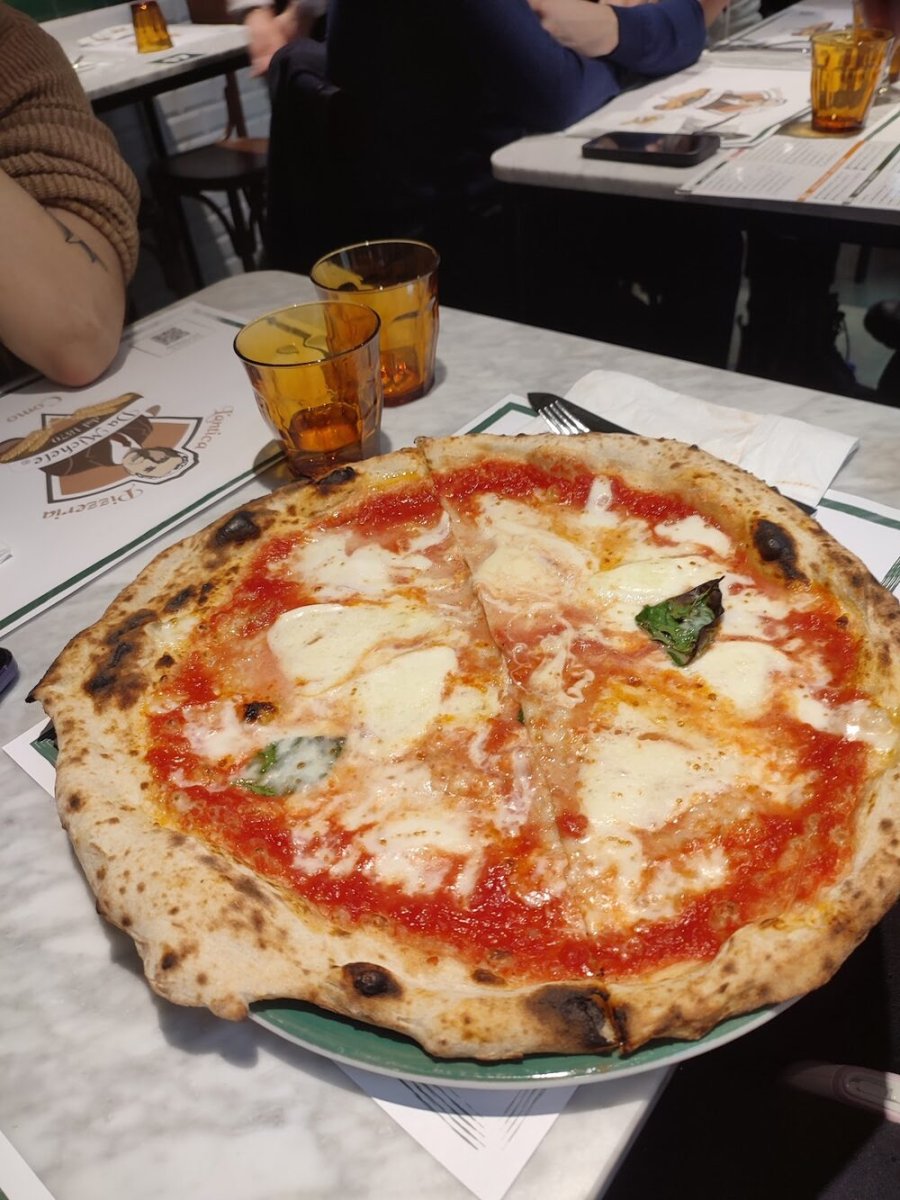 Foto 2 di L'antica Pizzeria Da Michele - Como