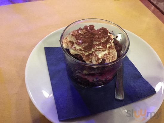 Risotto agli agrumi e dolce al cucchiaio con cioccolato e mirtilli