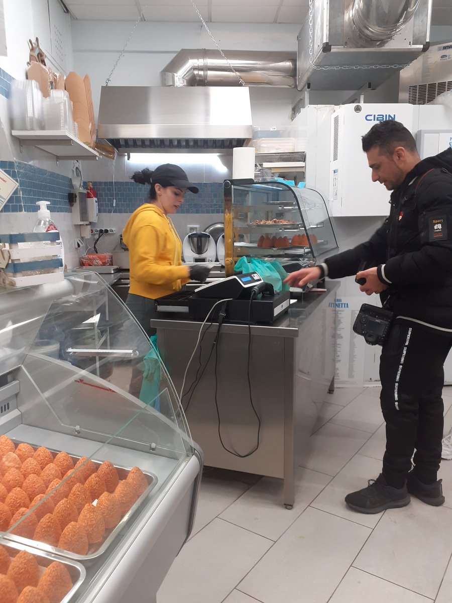 Foto di Pescheria Friggitoria Sirenetta - 8/8