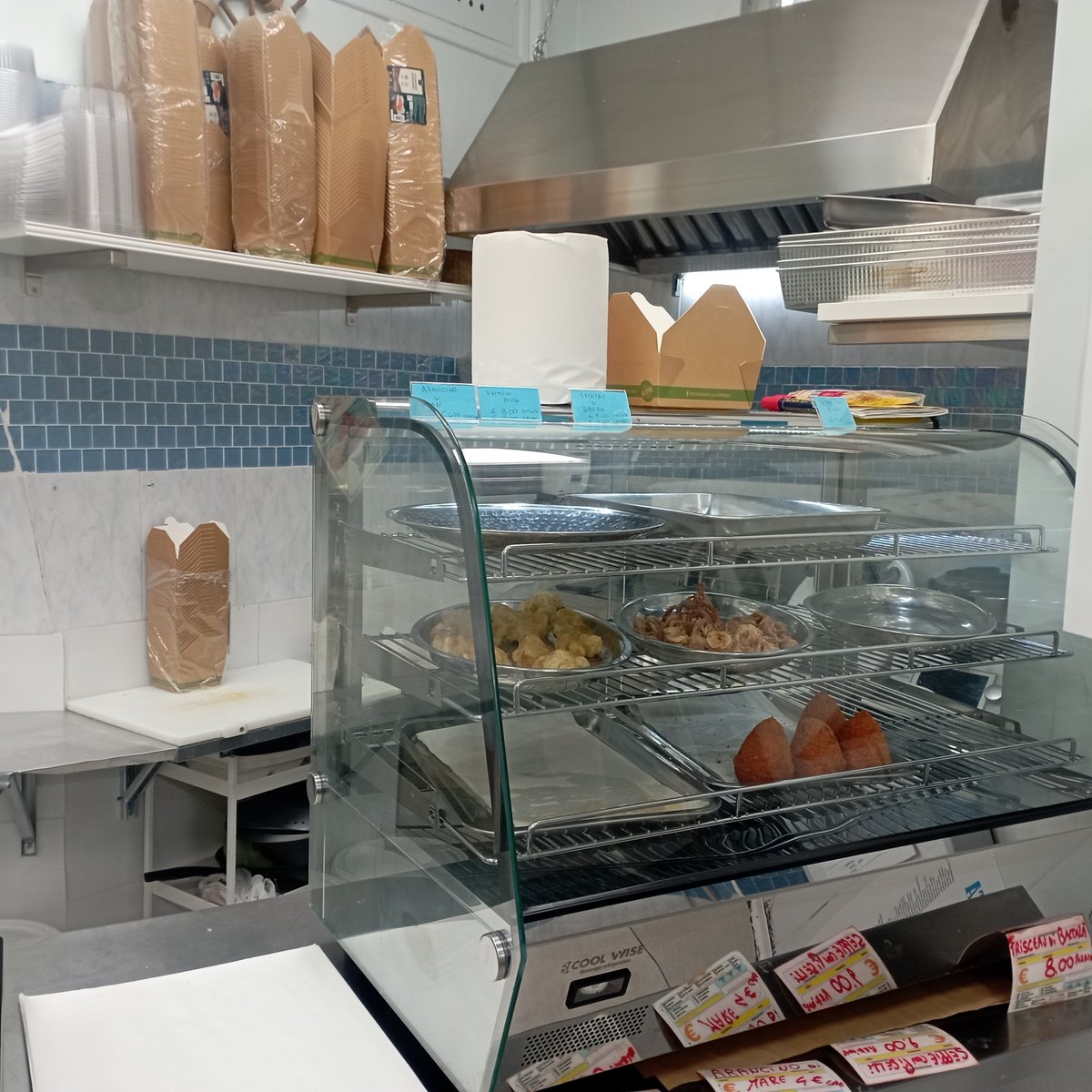 Foto di Pescheria Friggitoria Sirenetta - 6/8