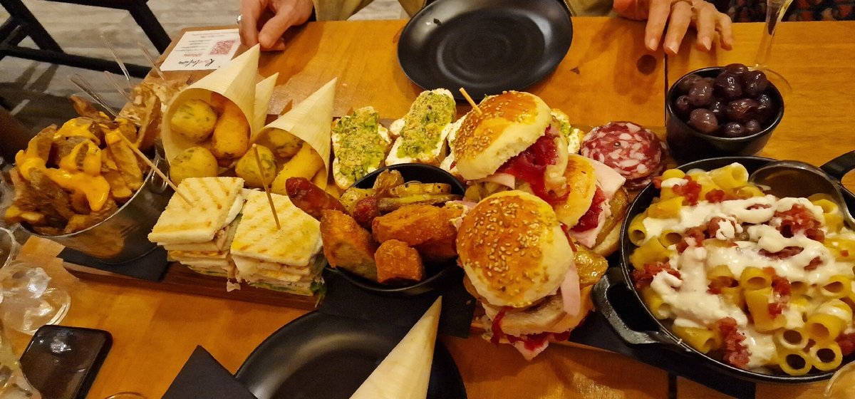 Foto di Revolution - 6/10