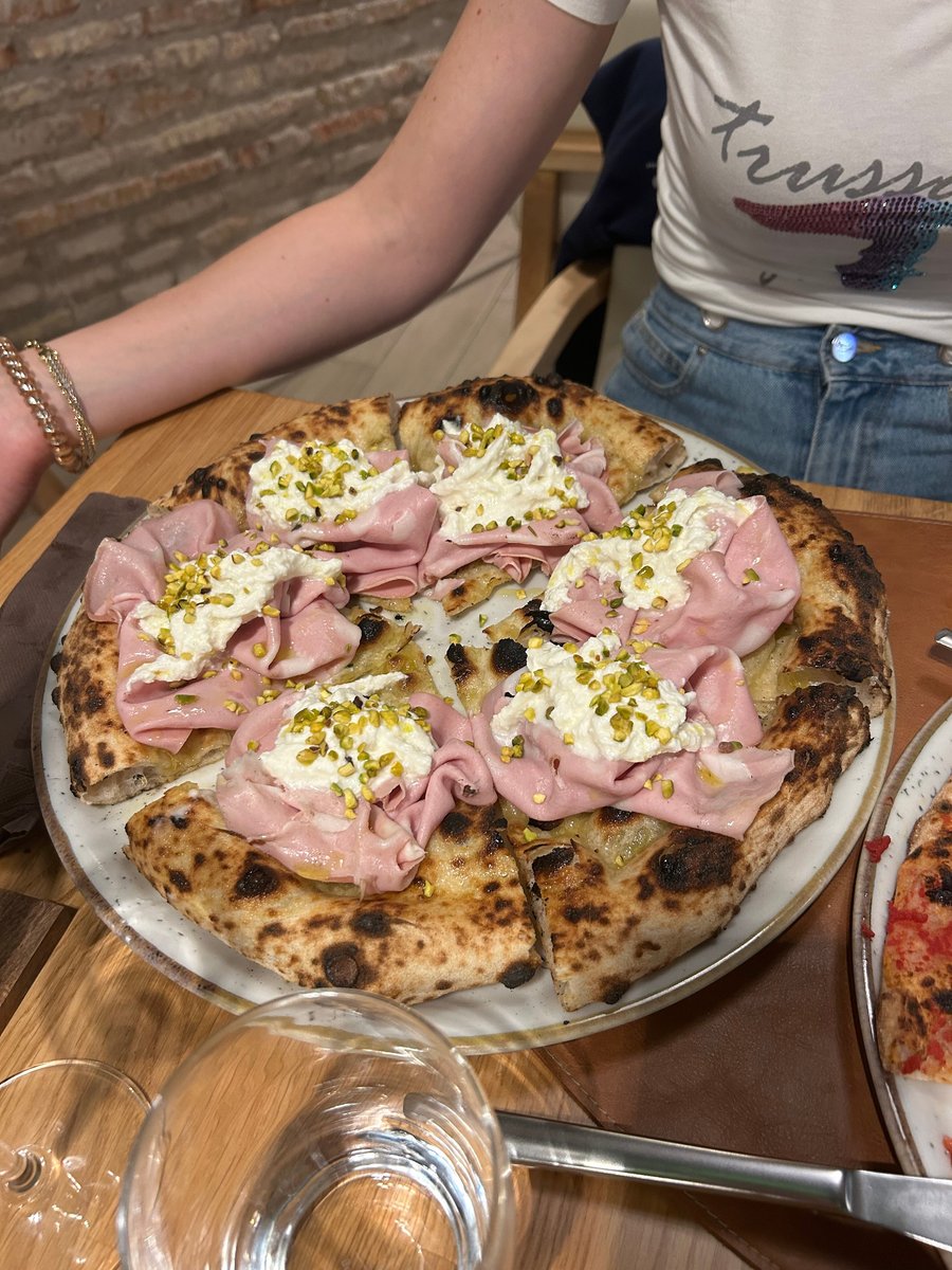 Foto di Montebello Pizza & Barbeque - 7/9