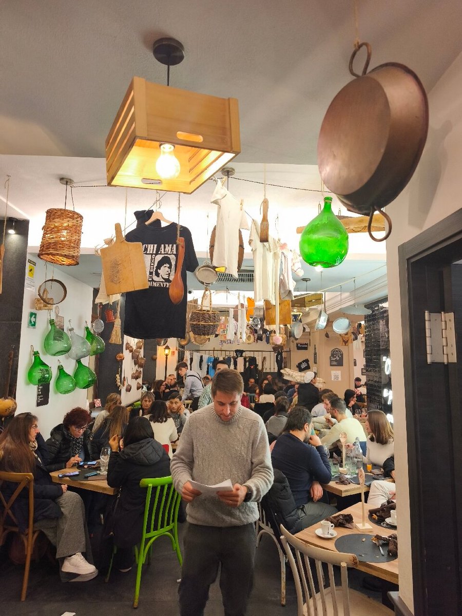 Foto di O'scemo Trattoria Napulegna - 6/10