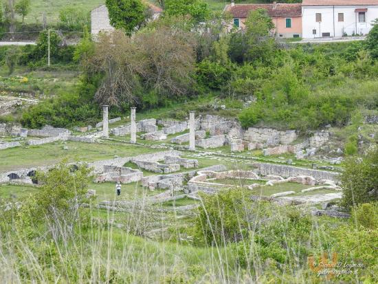 L'anfiteatro, Massa D'Albe