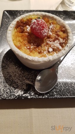 Castellana di mele: dolce al cucchiaio con mele, crema pasticcera e amaretti di Sassello