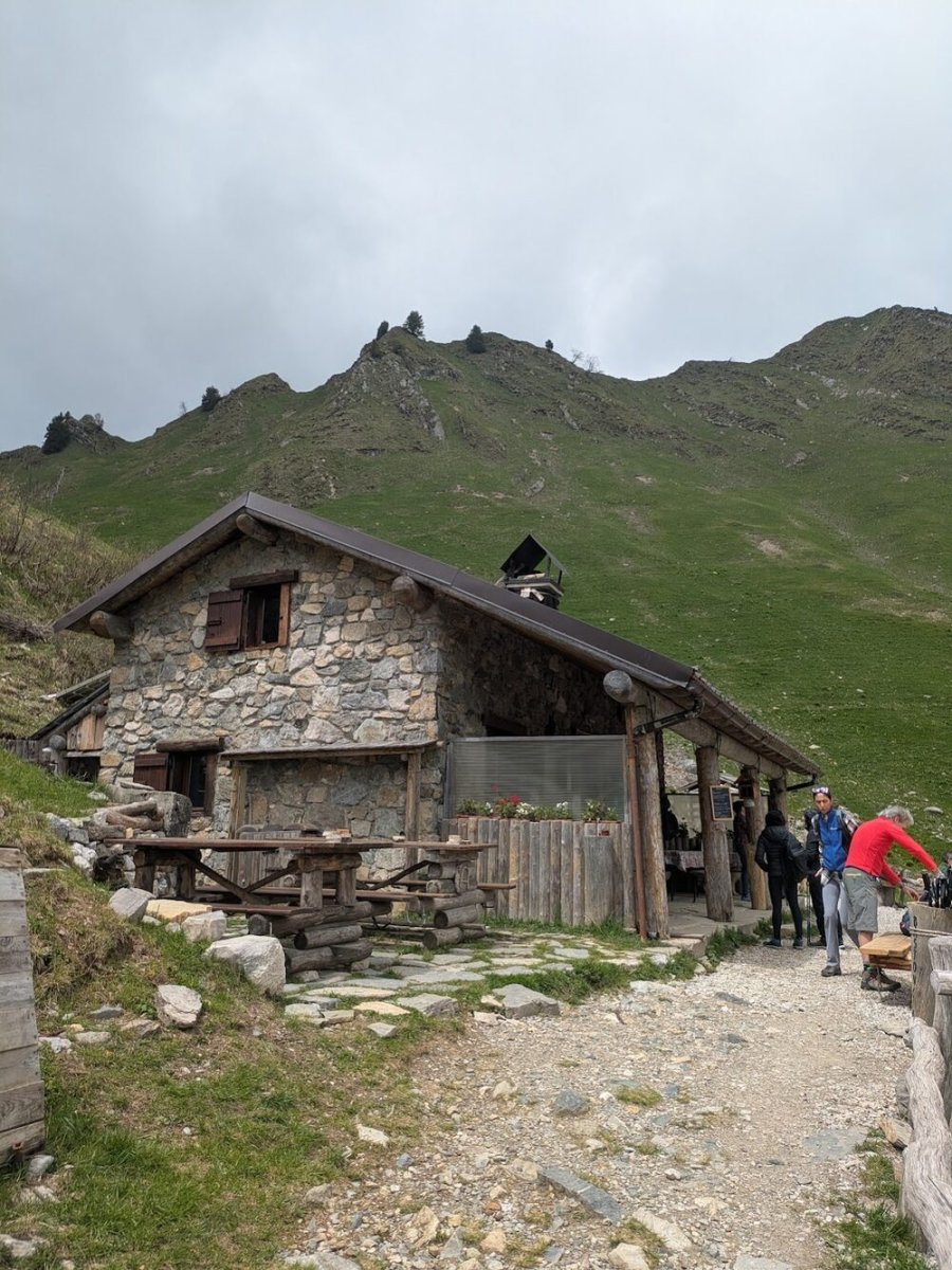 Foto 2 di Rifugio Lago Branchino - Roncobello