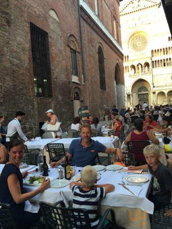 Albergo, Cremona