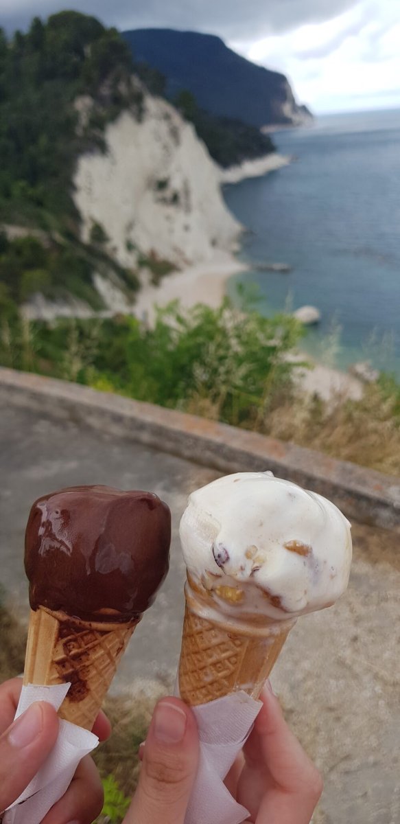 Foto 2 di Bar Gelateria Morelli - Numana