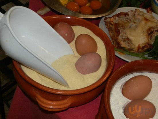 Gastronomia E Laboratorio Artigianale I Ravioli Di Langa, Barolo