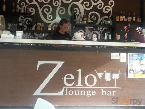 Zelo Lounge Bar, Iglesias