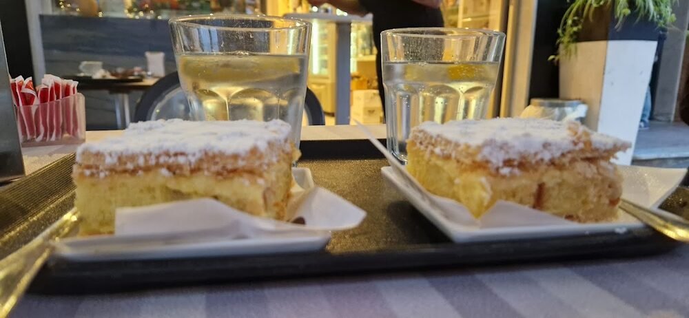 Foto 4 di Bar Pasticceria Enoteca Cristallo - Carrara