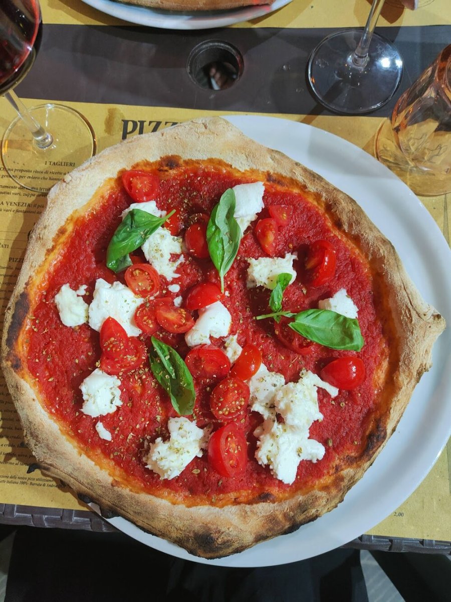 Foto 4 di Pizzeria Della Venezia - Livorno